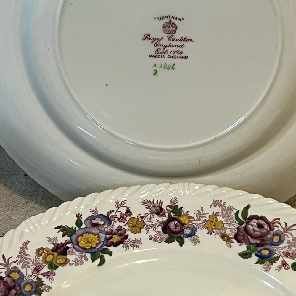 Trentham Royal Cauldron England 5 Side/ Plates 9.25” - Picture 7 of 12